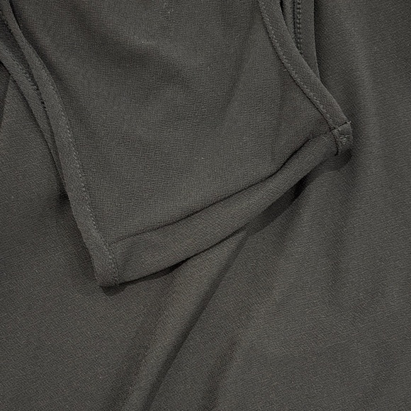 Gilli Elegant Black Sleeveless Dress - Picture 2 of 5